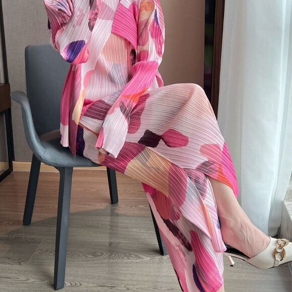 NEW Issey Miyake set (copy) - Picture 3 of 6